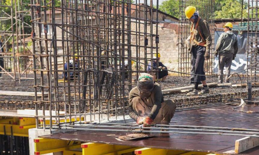 The Benefits of Working with a Professional Formwork Contractor